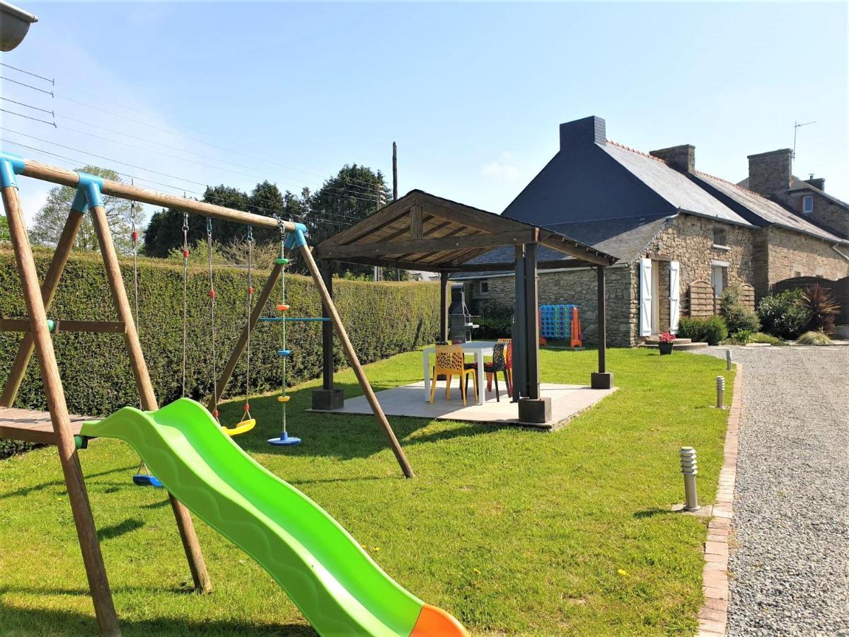 Charming Traditional 2-Bed Cottage Near Plémet Esterno foto