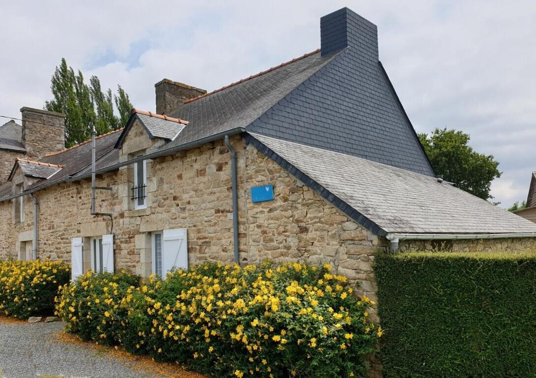 Charming Traditional 2-Bed Cottage Near Plémet Esterno foto