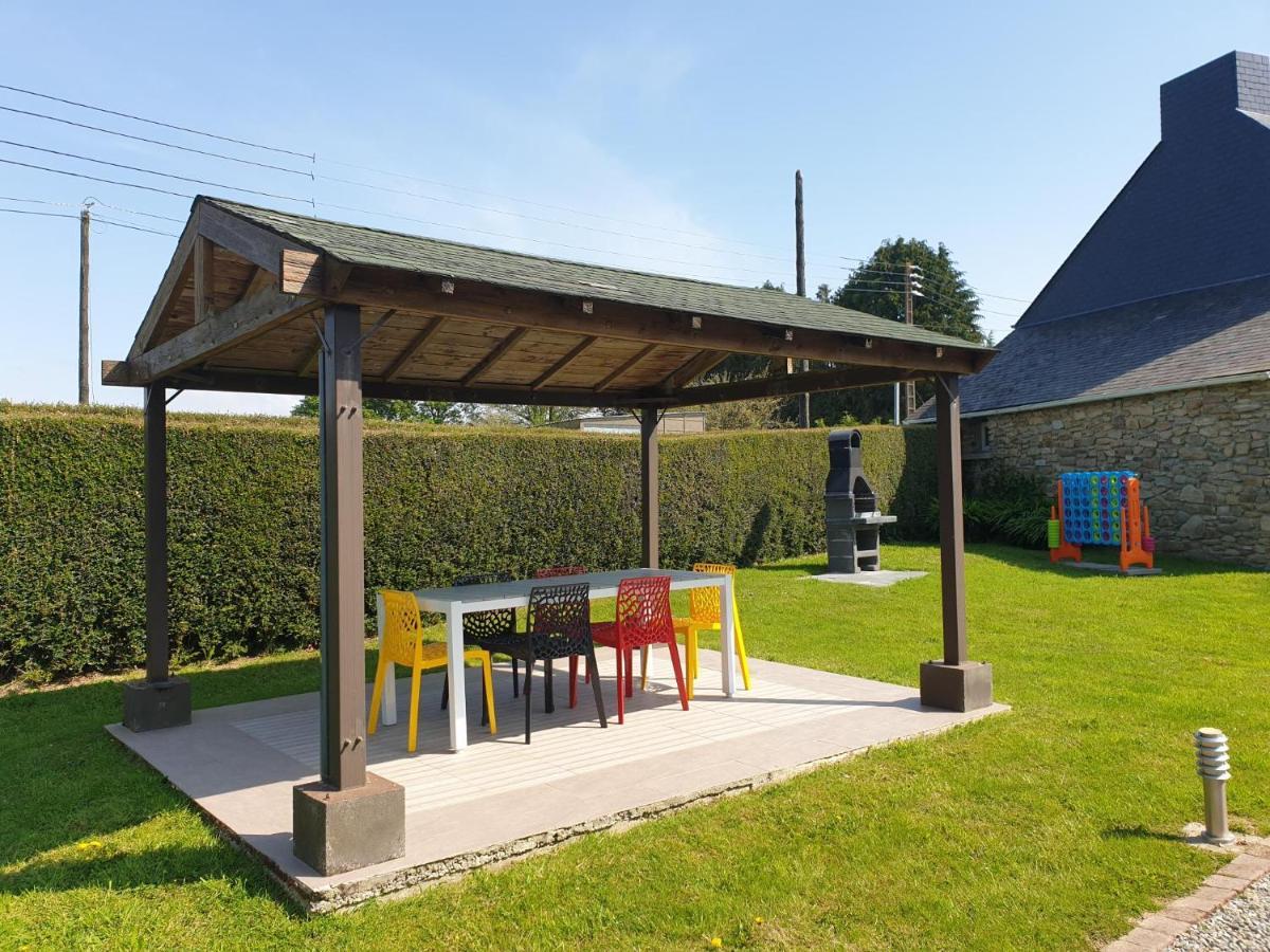 Charming Traditional 2-Bed Cottage Near Plémet Esterno foto