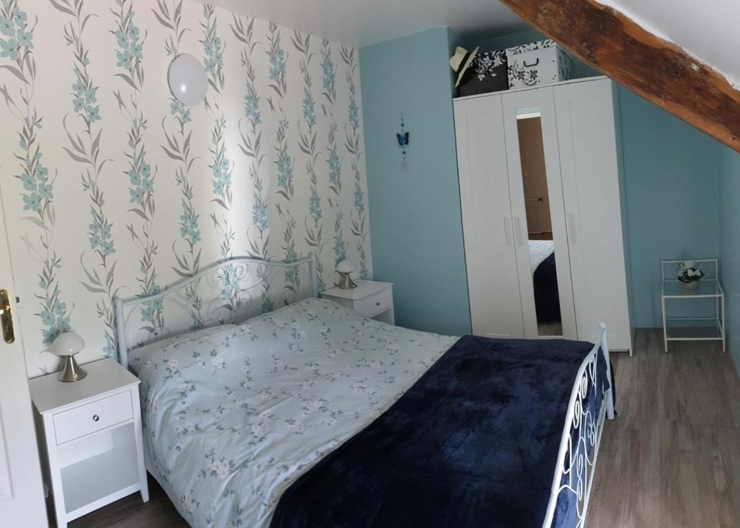Charming Traditional 2-Bed Cottage Near Plémet Esterno foto