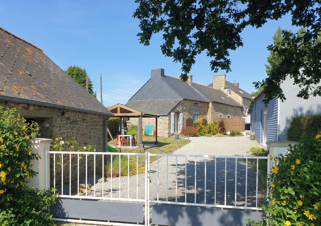 Charming Traditional 2-Bed Cottage Near Plémet Esterno foto